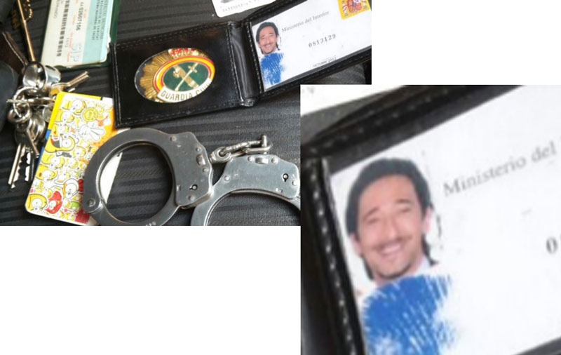 Detenido un hombre con una placa y un carné falsos de policía