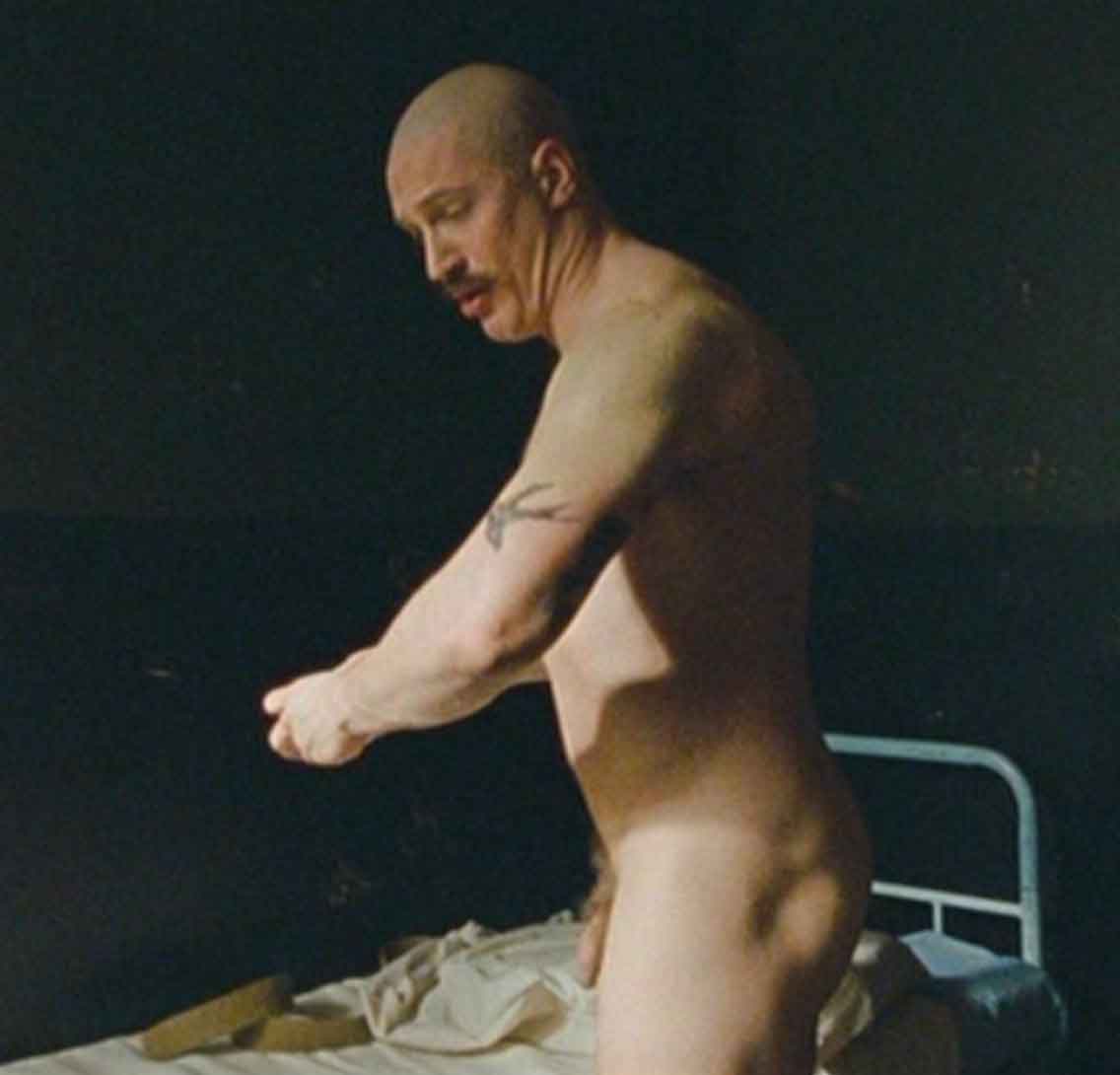 Tom Hardy desnudo.