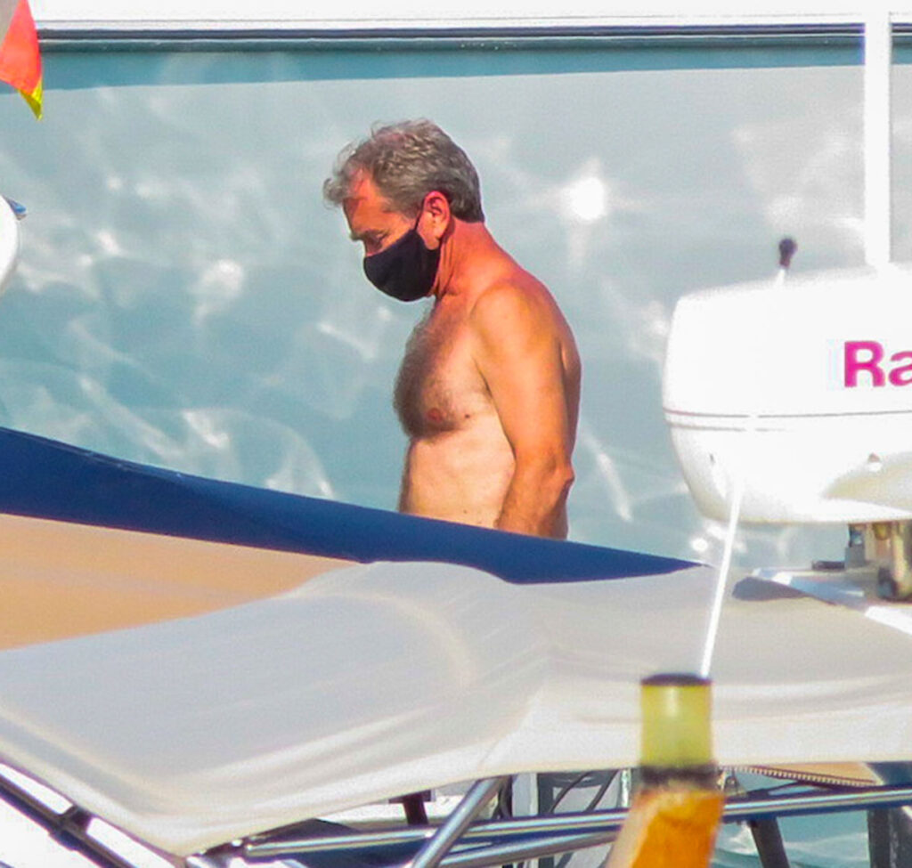 Fernando Simón desnudo