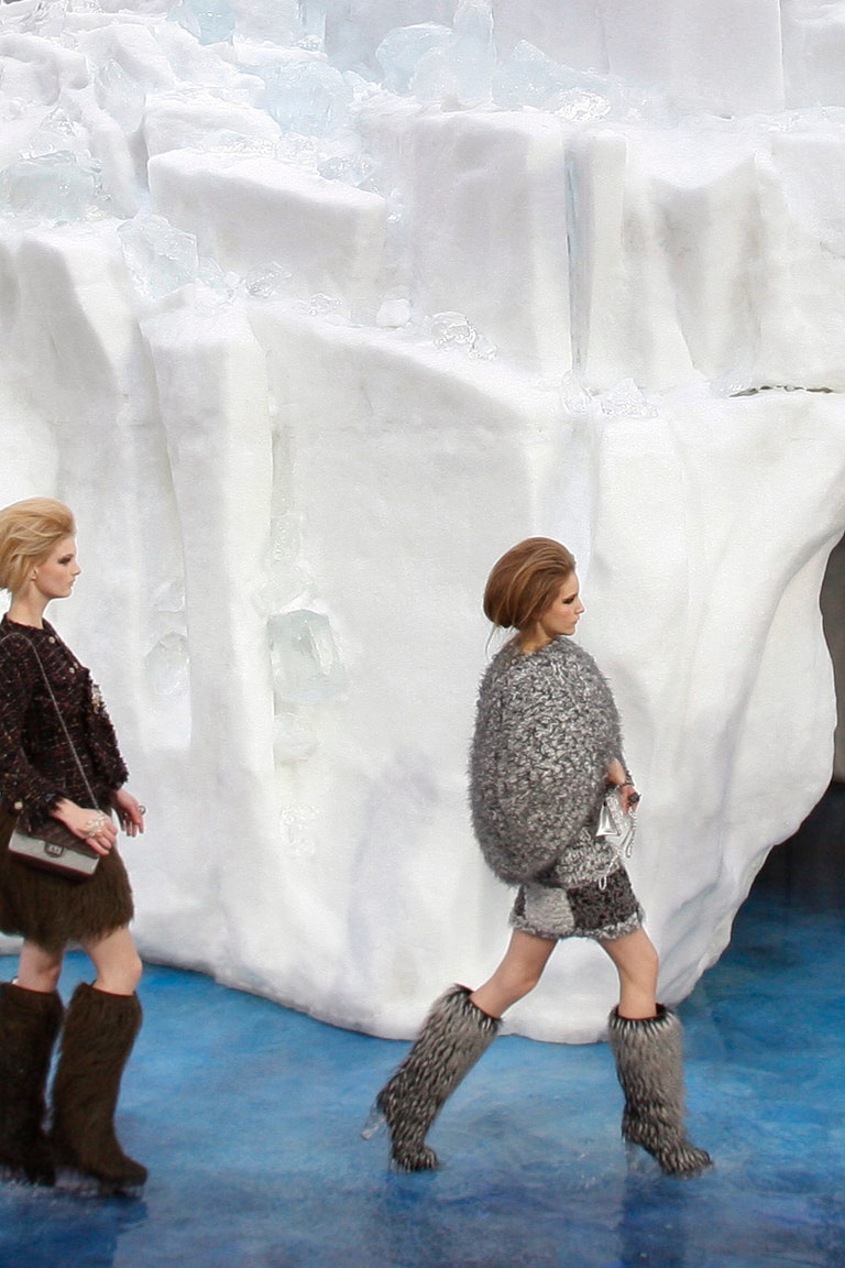 moda otoño 2025 París - Runway, Meet Slopes&-A Visual History of Winter Wonderland Fashion Shows on This Snow Day