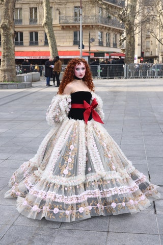 Semana de la Moda de París - Image may contain Beth Ditto Clothing Dress Fashion Formal Wear Gown Costume Person Face Head and Photography