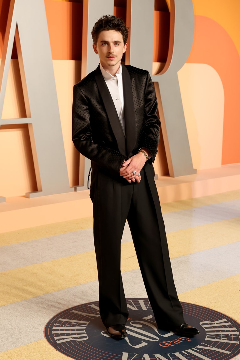 Moda, Semana de la Moda, Otoño 2025, Phil Oh, Fotografía - Timothée Chalamet Wears a Custom Suit Made by His Best Friend to the 2025 Vanity Fair Oscar Party