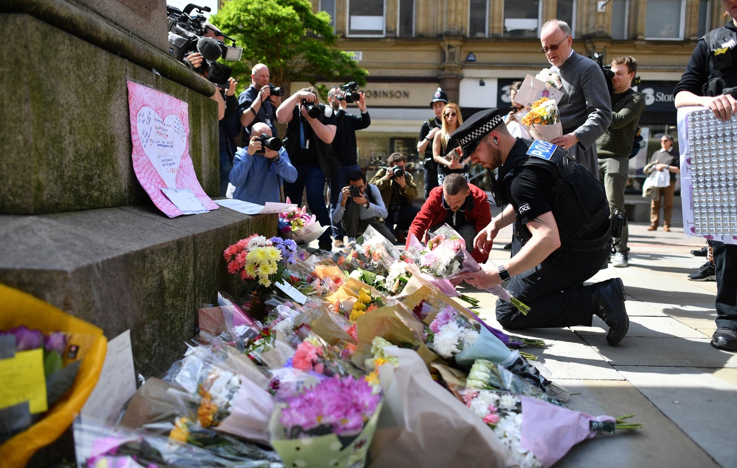 Manchester Arena terror attack tributes in 2017