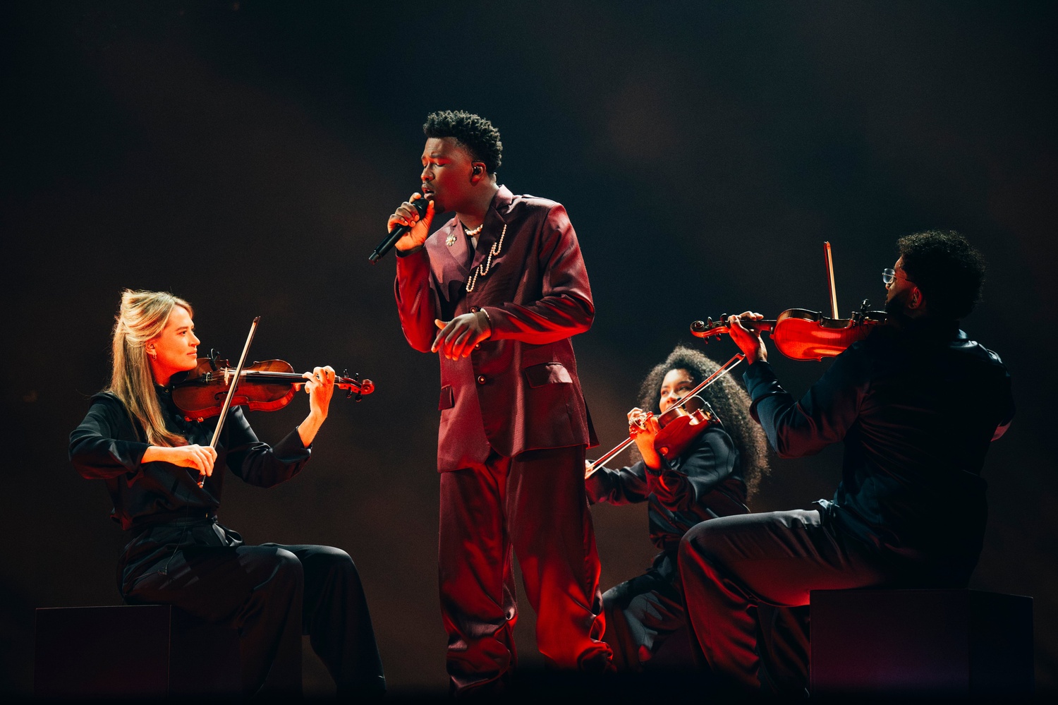 Así es la letra y significado de 'C'est La Vie' de Claude, la canción de Países Bajos en Eurovisión 2025