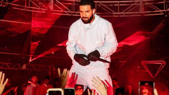 Drake bate un récord histórico en las listas australianas