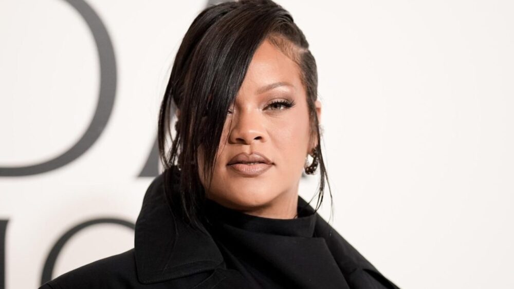 Paran el juicio contra la mujer acusada de intentar matar a Rihanna