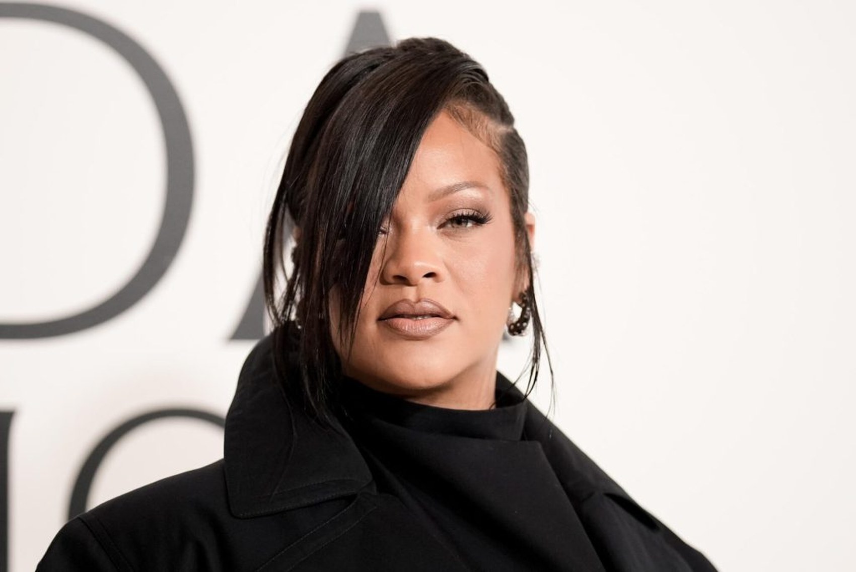 Paran el juicio contra la mujer acusada de intentar matar a Rihanna