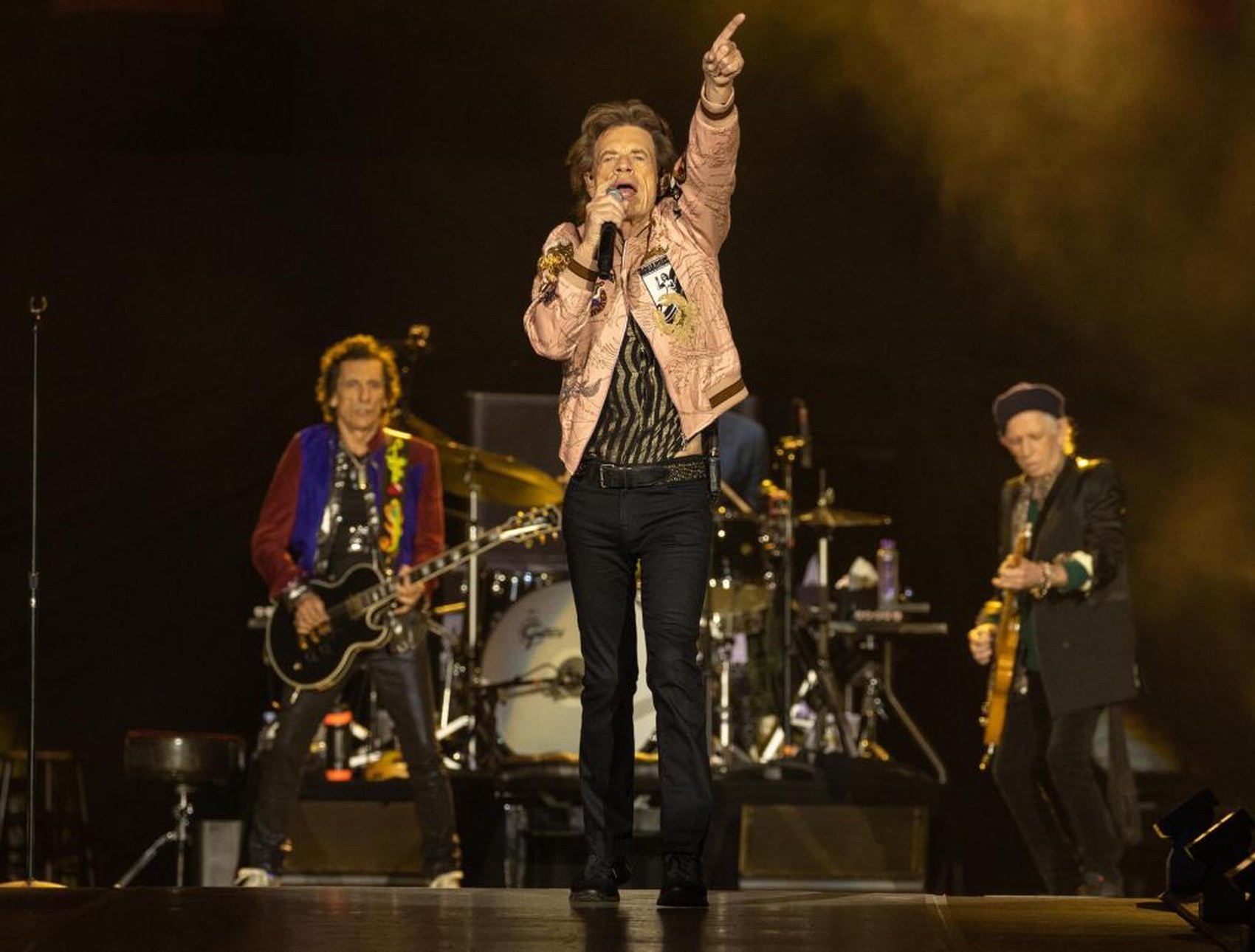 Mick Jagger se convierte en tendero con brazos de maniquí en la tele americana