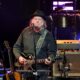 Neil Young reaparece en directo con 'Heart of Gold' en Vancouver