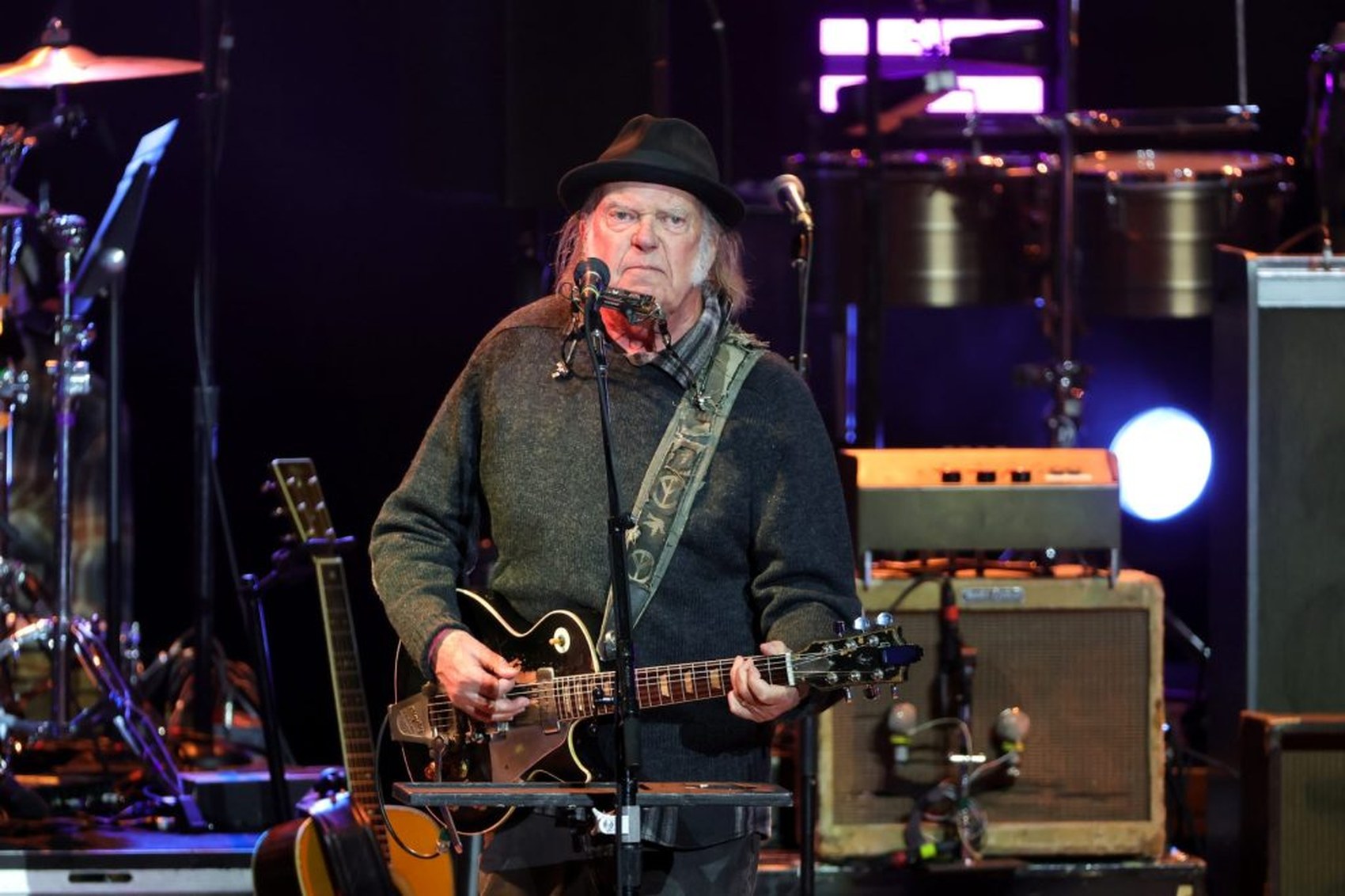 Neil Young reaparece en directo con 'Heart of Gold' en Vancouver