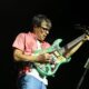 Rivers Cuomo (Weezer) sube versiones acústicas de MJ, Nirvana o Whitney Houston