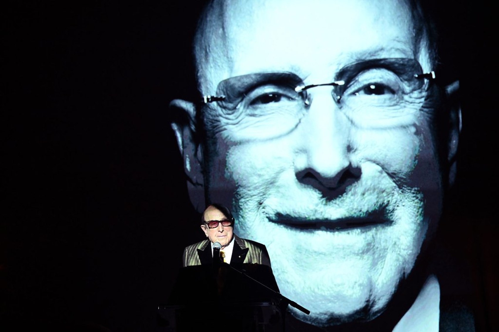Clive Davis: todos sus números uno en el Billboard Hot 100
