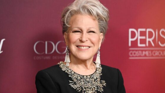 Jane Fonda carga contra las 'corporaciones cobardes' en un concierto por la Primera Enmienda
