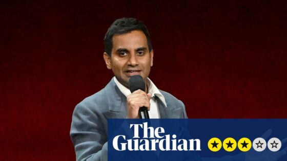 Aziz Ansari: humor brillante que roza la superficie sin profundizar