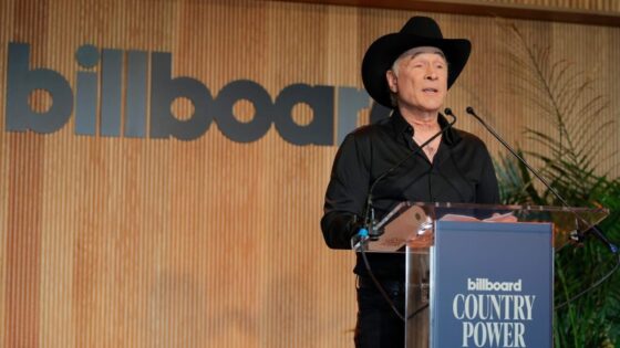 Clint Black cancela un concierto tras una urgencia médica por amígdalas infectadas