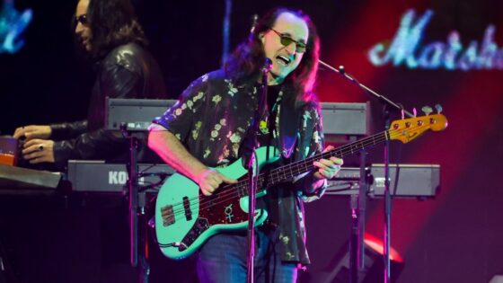 Rush aplaza dos conciertos en Texas por la laringitis de Geddy Lee